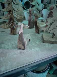 Figurine d'ange en bois sculptée à la main, décoration de Noël en bois naturel, jouet artisanal sur pied - Product Image 2