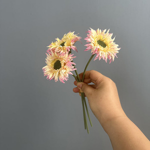Ramo de 3 Cabezas de Gerbera Artificial de Seda, 26 cm, Ramo Pequeño de Margaritas Africanas Artificiales, Crisantemo Falso Vintage para Decoración del Hogar - Product Image 6