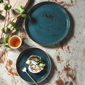 YAYU OEM Populaire Restaurant Hôtel Rétro Moucheté Porcelaine Sashimi Plat Assiette Blanc Vert Glaçure Triangle Assiette À Salade En Céramique - Product Image 4