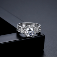Bague de mariage tendance LUOTEEMI en laiton au design classique avec zircon cubique rond pour femme