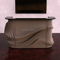 Comptoir de réception d'hôtel en bois massif, design moderne, gravure CNC, hauteur réglable, couleur personnalisée, table longue