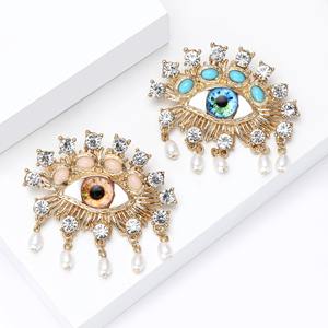 Pin Personalizado con Ojos Azules, Colgante de Perla, Insignia de Cristal con Diamantes, Pin de Metal para Mochila, Regalo de Moda para Mujer - Product Image 1