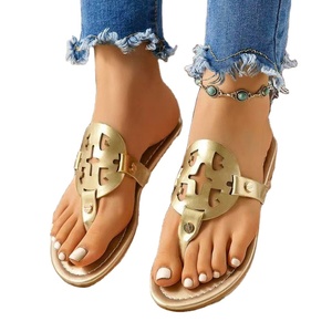 2025 primavera estate sandali piatti da <span class=keywords><strong>donna</strong></span> firmati di marca Custom all'ingrosso <span class=keywords><strong>antiscivolo</strong></span> morbido Eva infradito <span class=keywords><strong>pantofole</strong></span> per la casa - Product Image 1