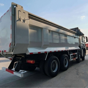 Camion <span class=keywords><strong>à</strong></span> benne basculante Howo TX 8x4 <span class=keywords><strong>à</strong></span> <span class=keywords><strong>vendre</strong></span>, camion <span class=keywords><strong>à</strong></span> benne basculante haute capacité pour les projets miniers et de construction avec une puissance élevée - Product Image 2