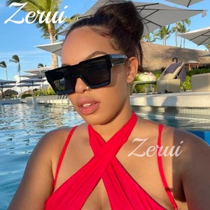 Gafas de Sol de Moda con Lentes Planas y Tintadas, Impresión de Logotipo, Gafas de Sol Personalizadas para Mujer - Product Image 3
