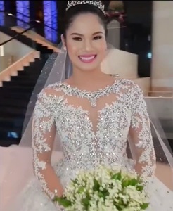 S4336F Drop Shipping Nouvelle Robe <span class=keywords><strong>de</strong></span> <span class=keywords><strong>mariée</strong></span> à manches longues en dentelle avec strass <span class=keywords><strong>de</strong></span> luxe <span class=keywords><strong>de</strong></span> haute qualité avec <span class=keywords><strong>grande</strong></span> queue personnalisée - Product Image 2