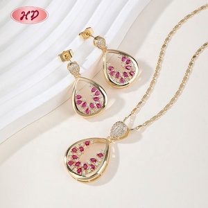 Proveedor Profesional de Joyería de Latón Chapado en Oro de 18K, Juego de Collar y Aretes con Circonita Roja en Forma de Lágrima, para Boda o Compromiso - Product Image 4
