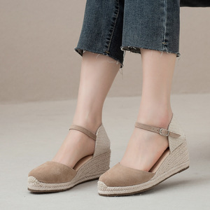 Sandales compensées à plateforme pour femmes, bout fermé, bride à la cheville, talon compensé, dessus en daim de vache, semelle extérieure en caoutchouc, fermeture à boucle, été - Product Image 6