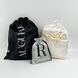ถุงผ้าซาตินสีเงินแบบมีเชือกผูกพร้อมพิมพ์ฟอยล์สีทอง - บรรจุภัณฑ์แบรนด์หรูสำหรับเครื่องประดับและเครื่องสำอาง - Product Image 1