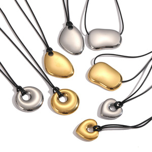 Collier pendentif irrégulier en acier inoxydable, long et ajustable, style minimaliste, bijoux de mode, design géométrique, ton or et argent - Product Image 4