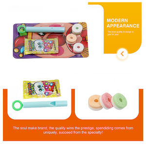 นกหวีดของเล่นพลาสติกสำหรับเปลี่ยนเสียงพร้อมลูกอมอัดแข็งและลูกอม - Product Image 4