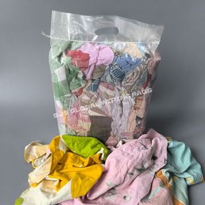 Paquete de trapos industriales multicolor de 20 trapos de algodón de colores estampados, absorbentes y reciclados para limpieza, en 10 kg - Product Image 1