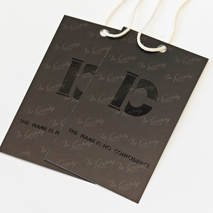 <span class=keywords><strong>Tag</strong></span> gantung hitam matte cetak logo UV cetak nama kustom dengan tali moq rendah pakaian daur ulang ramah lingkungan swing hant <span class=keywords><strong>tag</strong></span> - Product Image 5