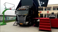 Camion Scène Mobile Pliante Hydraulique 4x2, Véhicule Scénique pour Roadshow, Plateforme de Concert Portable, Camion Événementiel pour Spectacles en Plein Air