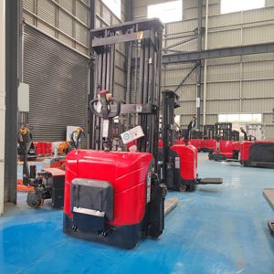 フォークリフト 2M 3.5M 4M 電動スタッカー 1.2t 1.5t 3300lbs スタッカーフォークリフト CE認証 ストラドルスタッカー リチウム電池 倉庫用 - Product Image 3