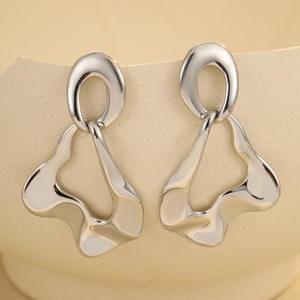 Stylish <span class=keywords><strong>Re</strong></span> CoNormcold Cross-Border Nische Ins Steel Ohrringe Einfaches geometrisches Design Trendy Gold Plated Edelstahl Diamant - Product Image 3