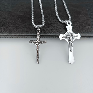 Pendentif Croix en Acier Titane Jésus-<span class=keywords><strong>Christ</strong></span>, Lettrage Huilé Biblique, Collier Gothique en Acier Inoxydable pour Homme, Vente en Gros - Product Image 2