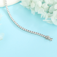 Vier-Krallen-Charm-Armband für Damen, Hochkarätiger Zirkon, Nischen-Super-Glitzer, 925 Sterling Silber Rhodium-Plattiert, Klassisch Koreanisch