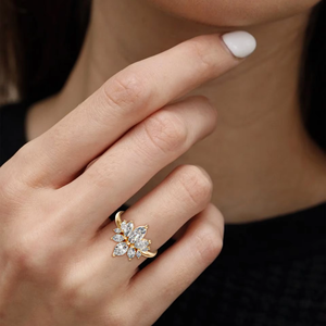 Anillo de Estilo Étnico con Diamante Sintético (Cultivado en Laboratorio) Corte Marquesa de Alta Demanda, Chapado en Oro de 14K, Certificado SGL - Product Image 3
