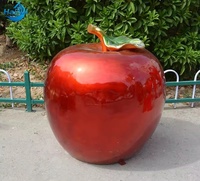 Grande sculpture décorative moderne en fibre de verre en forme de pommes rouges géantes pour l'extérieur, modèle d'accessoire en résine artisanale