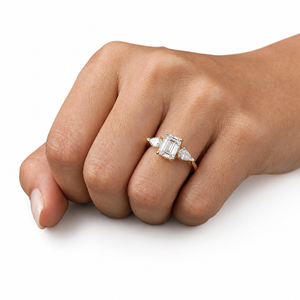 Anillo de compromiso de moissanita con corte esmeralda, chapado en oro amarillo de 18 quilates, ajuste cómodo, regalo para el Día de la Madre - Product Image 3