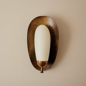 Lámpara de pared de metal bronce con pantalla blanca, fuente de luz LED, montada en la pared para dormitorio, sala de estar, pasillo de hotel, iluminación de diseño. - Product Image 1