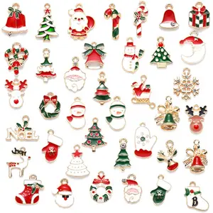 批发38种款式可爱的圣诞树丝袜雪人合金圣诞主题装饰吊坠