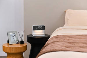 Charge sans fil avec réveil numérique LED 3 réglages de vitesse Veilleuse 10W <span class=keywords><strong>Lampe</strong></span> de chevet tactile Luminosité réglable Chambre à coucher - Product Image 4