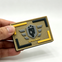 Écusson PVC 3D personnalisé imperméable, logo de marque en relief moulé, badge en caoutchouc résistant à scratch pour vestes, vêtements et tenues d'extérieur