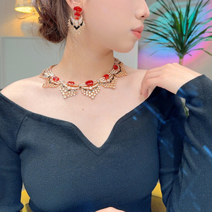 สร้อยคอสำหรับผู้หญิงสุดหรูของ Aliexpress สร้อยคอประดับพลอยเพทายลายพลุสีทองประดับกระดูกไหปลาร้าแบบใหม่ - Product Image 3