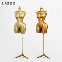 Mannequin Torse BBL Féminin Courbé Doré Demi-Haut avec Grandes Hanches Forme de Robe Fille Brésilienne Présentoir pour la Mode