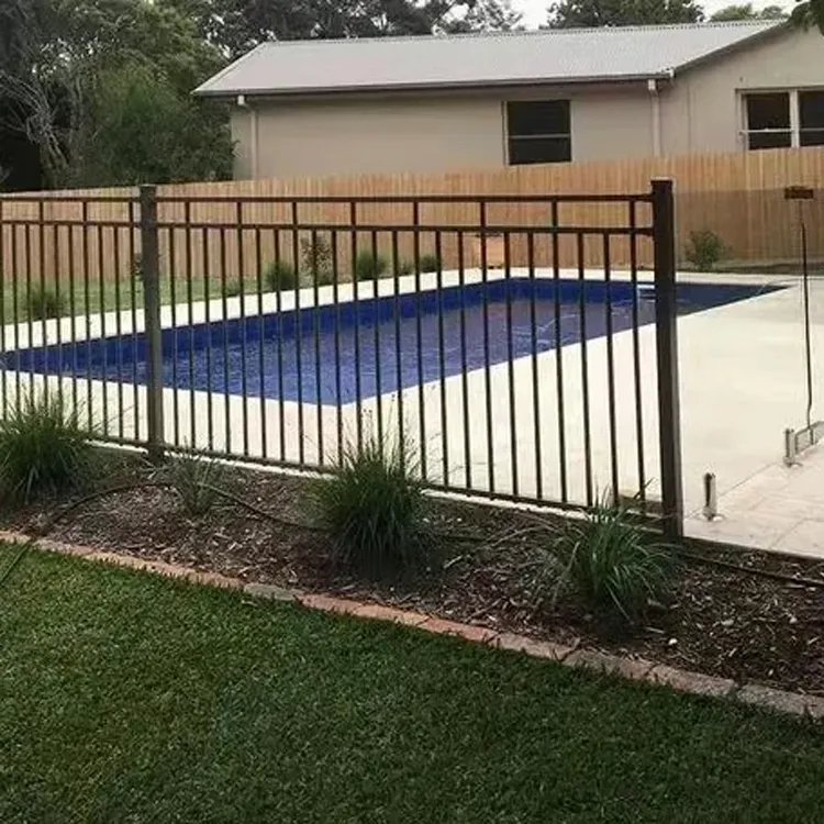 Cerca de aço de segurança para quintal de casa, cerca decorativa de metal galvanizado de fábrica, cerca de ferro forjado