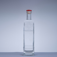 Botol Kaca Persegi Panjang Kosong Grosir 1000ml, Botol Gin Persegi Berembos dengan Tutup Logam untuk Kemasan Tequila Vodka Minuman Keras