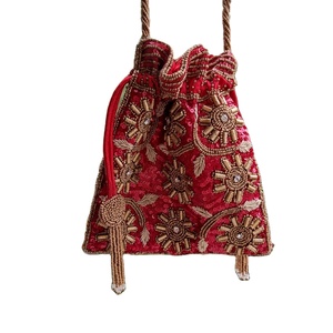 Bolso de mano con cuentas para mujer de calidad superior Cierre abierto Decoración con lentejuelas Bolsos de diseñador Precio al por mayor para exportar India - Product Image 1