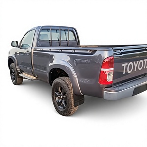 Pick-up Tacoma d'occasion gris, double cabine, utilitaire, transmission automatique, en alliage d'aluminium, idéal pour le travail en extérieur - Product Image 1
