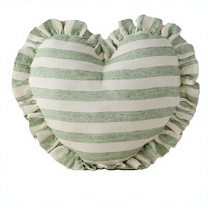 Coussin décoratif en coton rayé de luxe avec volants en forme de cœur, esthétique coquette, style shabby chic, pour la décoration du lit et du canapé - Product Image 3