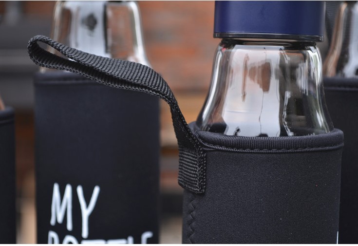 Food grade easy-taking glass water bottle with handle BPA free borosilicate glass water bottle