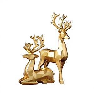 Statue de renne en aluminium de luxe, réutilisable, à suspendre, centre de table de Noël avec finition métallique - Product Image 1