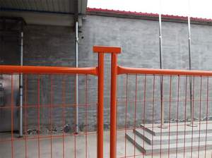 Canada et Australie Clôture temporaire pour chiens Base de chantier 8x10 Portes en treillis Panneaux galvanisés en béton Produit - Product Image 4