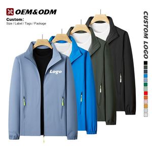 เสื้อแจ็คเก็ตผู้ชายแบบ Soft Shell คอตั้ง ผลิตจากโพลีเอสเตอร์ กันน้ำ กันลม ปักโลโก้ตามสั่ง เหมาะสำหรับฤดูหนาวและกิจกรรมกลางแจ้ง - Product Image 1