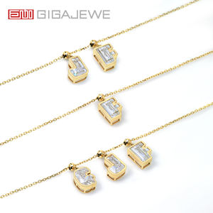 गिगाजेवे कस्टम वर्णमाला A-Z कटा हुआ सफेद <span class=keywords><strong>d</strong></span> रंग हस्तनिर्मित पत्र कट मोइससानाइट ठोस सोना 9k/14k/18k/18k पेलेंट हार - Product Image 6