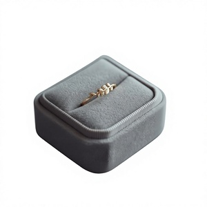 Bague minimaliste en argent avec feuille d'or, unisexe, pour tous les jours, design simple et empilable - Product Image 3