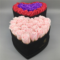 Roses éternelles préservées, emballage en papier luxueux et romantique, boîte en velours pour cadeaux GuangDong, idéal pour l'expédition de chaussures et les envois en forme de cœur.