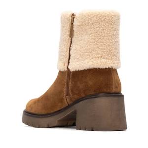 Stivaletti da Donna Carmela in Camoscio Cammello con Fodera in Pelliccia Sintetica e Tacco Grosso per l'Inverno - Product Image 3