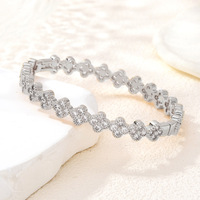 Bracelets et Joncs en Argent 925 Plaqué Or, Style Influenceur, avec Moissanite VVS GRA Micro-Pavée et Sertie en Bezel, Motif Trèfle à Quatre Feuilles, Bijoux Fins