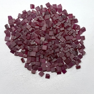 Pierres précieuses HQ 3mm 4mm 5mm carrées et rondes préformées en rubis rouge brut 5 #   Matériau : Rubis synthétique brut - Product Image 2