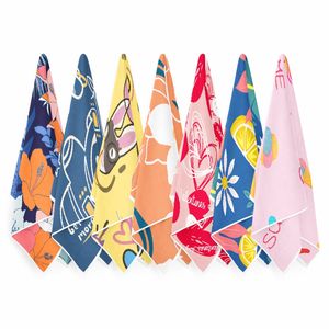 Toalla de playa de microfibra de secado rápido absorbente de agua con logotipo de color personalizado - Product Image 4