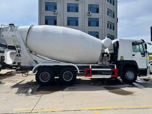 รถผสมคอนกรีตมือสอง Sinotruk Howo 371 แรงม้า 6x4 10 ล้อ 8-12 คิว พร้อมเครื่องยนต์ WD615.47 สำหรับงานก่อสร้างและขนส่งคอนกรีต - Product Image 5