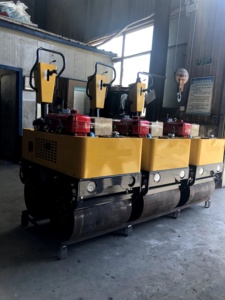 High Quality Hand Mini Road Roller Compactor Walking Type Hydraulic for Sale - Product Image 4