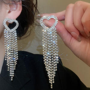 Boucles d'oreilles de luxe pour femmes, longues, en forme de cœur, avec pampilles, strass et zircon, pour soirée, fête ou mariage - Product Image 4